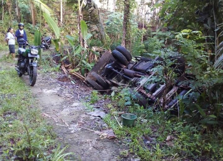 Kecelakaan Truk Di Jalan Gunung Roto Tejogan